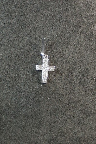 Kreuz gehämmert 15 x 12 mm